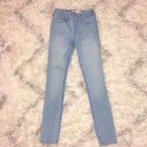 Abercrombie kids light wash jeans